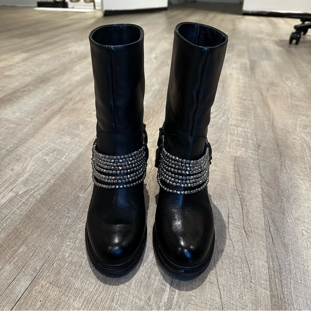 Vera wang ankle boots Natasha black leather harness size 6.5